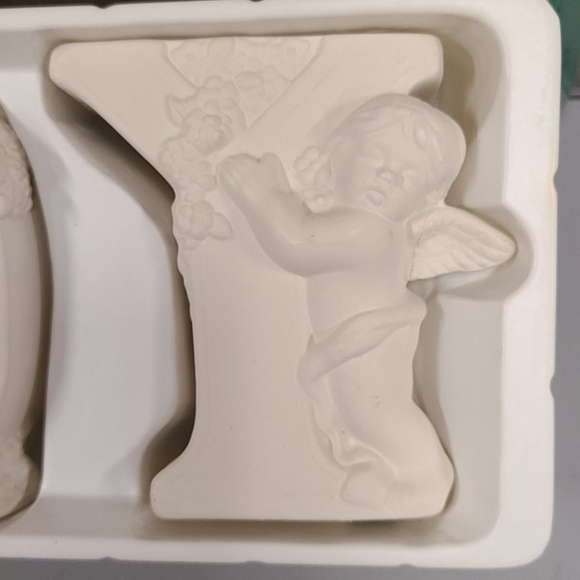 CERAMIC JOY Spellout Angel Sculptur Candle Holders - Picture 4 of 6